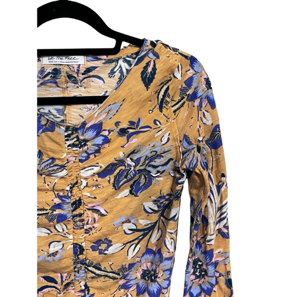 We The Free People Lettuce Hem Long Sleeve Floral Top Size Small Lightweight - Picture 4 of 7